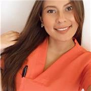 Profesional con titulación en Psicología, imparte clases presenciales o virtuales del área, asesorías a padres y cuidadores sobre pautas de crianza, familia y dudas particulares